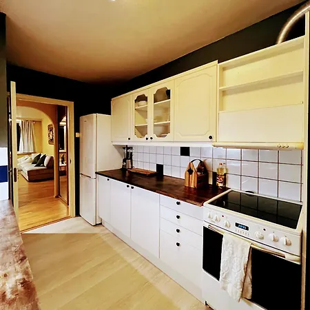 Apartment Luxury Service By Chanya